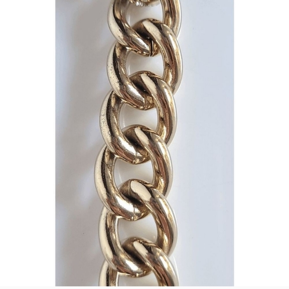 Victoria Secret Chain Link Bracelet. - Picture 10 of 12